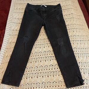 Zara Basic Woman’s size 8 Black Z1975‎ Denim Distressed Jeans , slits at ankle